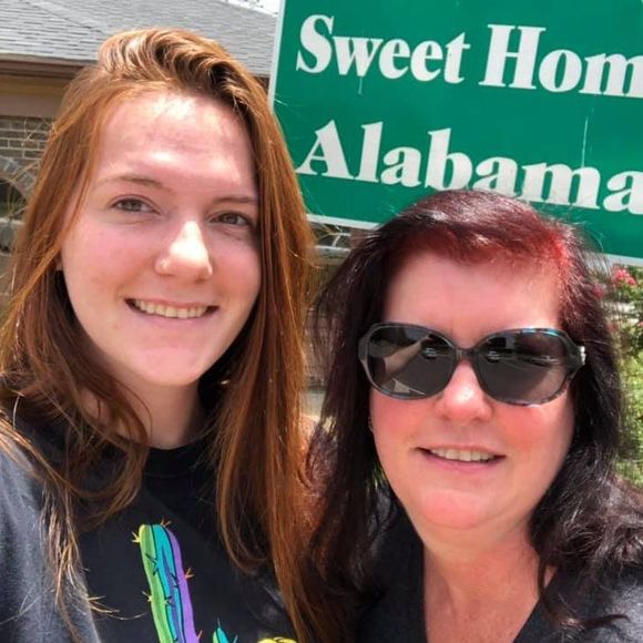 Meet your Posher, Amanda - Picture 1 of 1